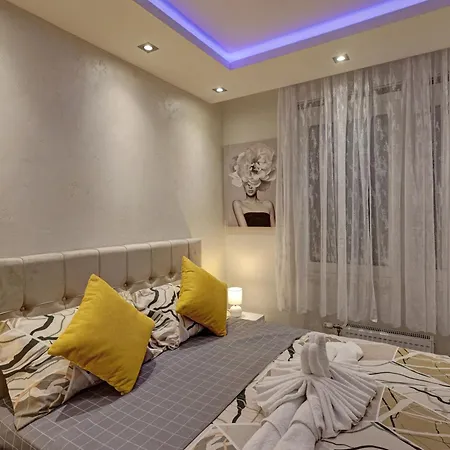 Lux Ivan With Free Private Parking Apartment